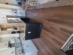 Floor One - Photo 6