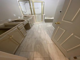 In and Out Flooring - Photo 5