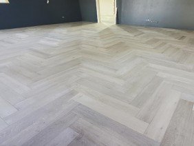 Floor One - Photo 4