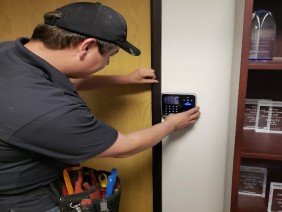 Safe and Sound Security - Photo -1