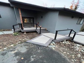 Alaska Hammer & Home - Photo -1