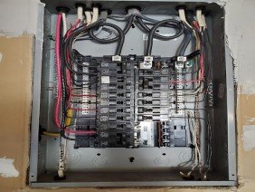 EE Electric Inc. - Photo 6