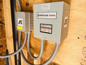 Amped Electric - Photo 0