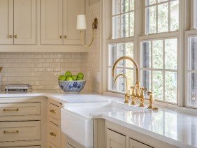 Pillar & Peacock - Photo 0