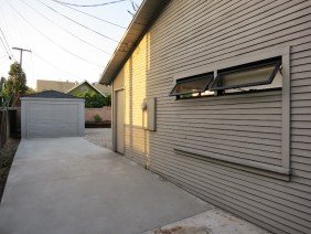 Standard Architecture - Photo 2