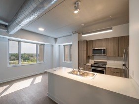 Cordogan Clark - Photo 4