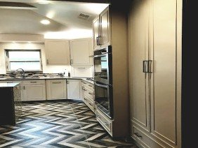 Dorian Bahr Company - Photo 3