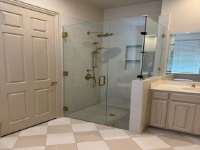 Della Floors & Construction - Photo 5