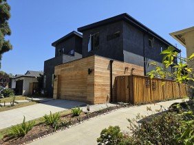 Build And Decor Construction - Photo 1