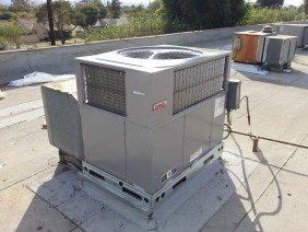LA CONSTRUCTION HEATING AND AIR - Photo -1