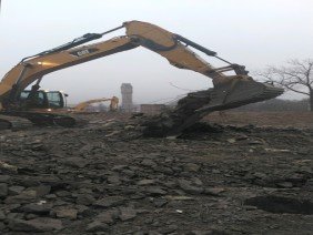 F & D Truck Co Inc - Photo -1