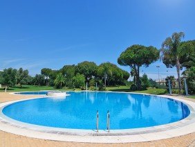 Bushey's Pool City - Photo 2