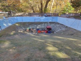 POOL SHARKS - Photo 1