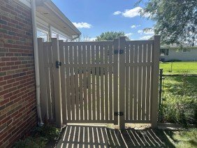 MR. FENCE, INC. - Photo 5