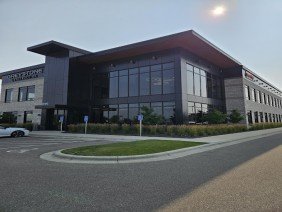 Dorglass, Inc. - Photo 2