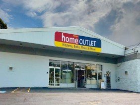 Home Outlet - Photo 4