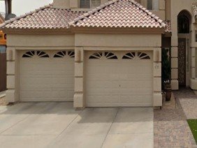 Smokey's Garage Door - Photo 2