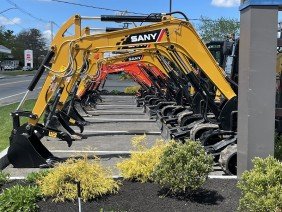 Bonny's Equipment Rentals - Photo 2