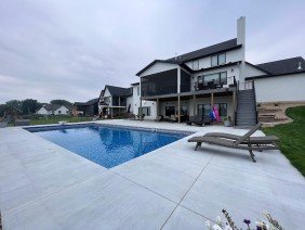 Waterfront Spa & Pool - Photo 4
