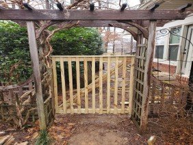 EMPEROR FENCE LLC - Photo 4