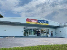 Home Outlet - Photo 5