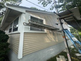 Boston Roofing And Gutters - Photo 5