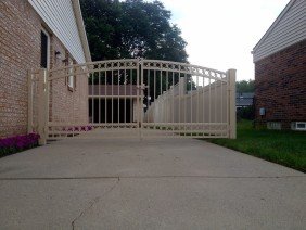 MR. FENCE, INC. - Photo 2