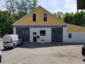 Window Woman of New England - Photo 0