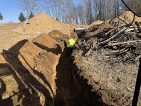 Rick's Trucking & Excavating - Photo -1