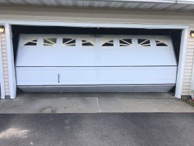 MN Mobile Garage Door Services of Mankato - Photo -1