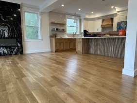 Top Quality Hardwood Floor - Photo 4