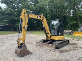 C&B Equipment - Photo 4