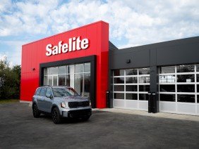 Safelite AutoGlass - Photo 2