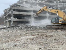 F & D Truck Co Inc - Photo 4