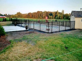 Dolphin Pool & Spa - Photo 3