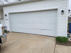 D.L Door Installation - Photo 0