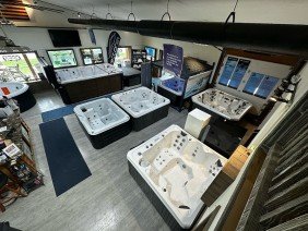 MI Backyard Pool & Spa - Photo 1