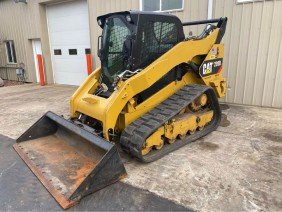 Woodhams Equipment Inc - Photo 4