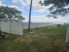 L and L Fence Company - Photo 5