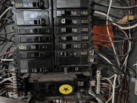 H Electrics - Photo 5