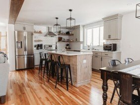 Emily's Interiors Inc - Photo 6