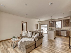 Ideal Homes - Photo 4