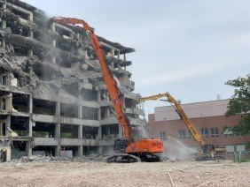 F & D Truck Co Inc - Photo 3