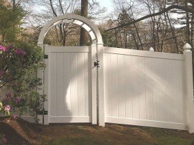 Central Fence III - Photo 3