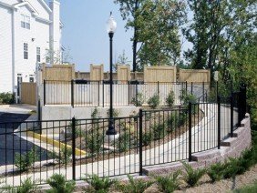 Long Fence - Photo -1