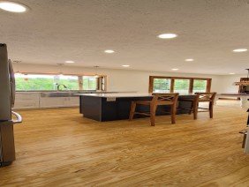 Little Old Lady's Handyman - Photo 1