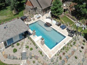 Royal Pool & Spa - Photo 2