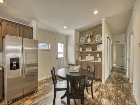 Ideal Homes - Photo 3