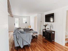 Emily's Interiors Inc - Photo 2