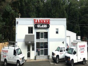 Yankee Glass and Trailer Sales - Photo -1